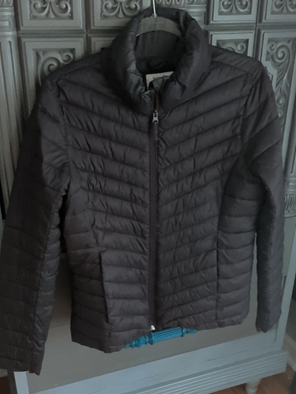 Old Navy Quilted Puffer Jacket in Dark Plum Packable Medium